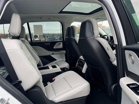 New 2026 Lincoln Aviator Reserve AWD/4WD image 13