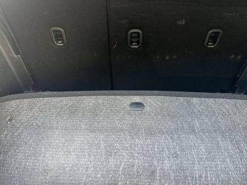 Used 2025 Hyundai Venue SEL FWD image 24