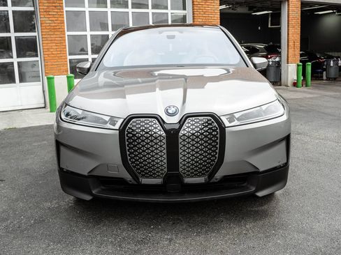 Used 2024 BMW iX xDrive50 w/ Premium Package AWD/4WD image 34
