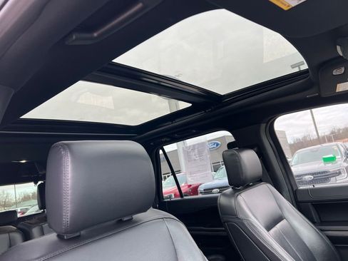 Used 2020 Ford Expedition XLT w/ Equipment Group 202A image 10