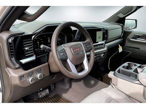 New 2026 GMC Sierra 1500 SLE image 7