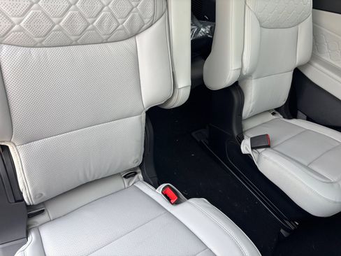 New 2026 Ford Explorer Platinum image 18