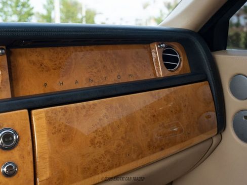 Used 2005 Rolls-Royce Phantom Sedan RWD image 29