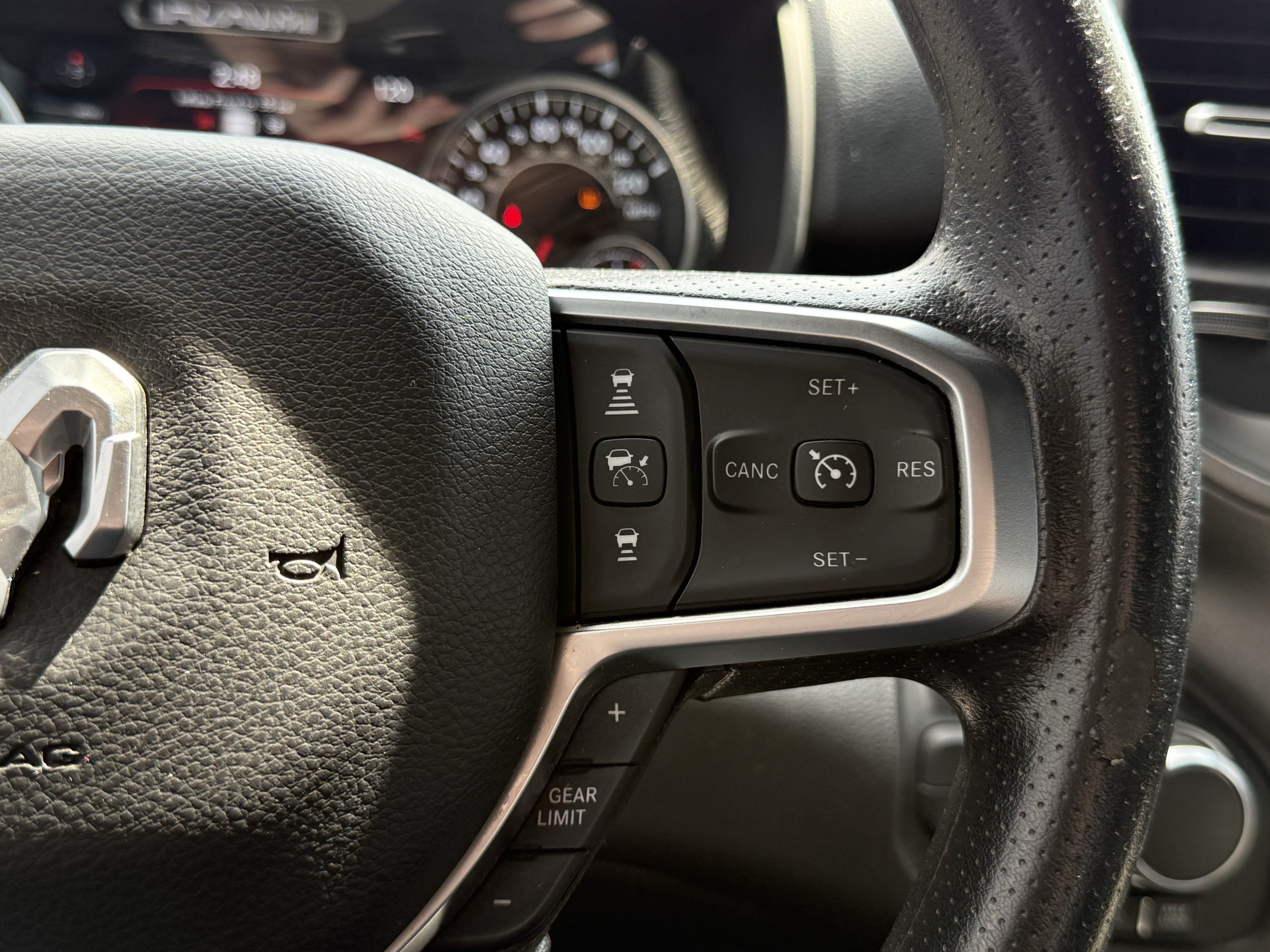 Used 2025 RAM 1500 Warlock AWD/4WD image 18