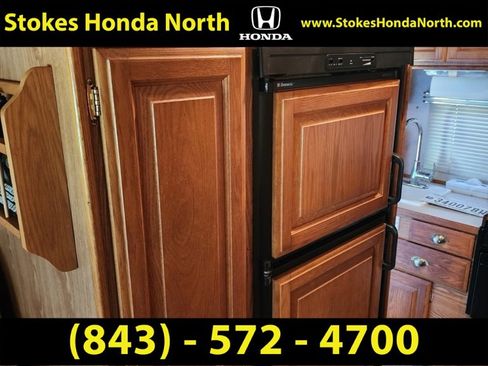 Used 2002 Ford E-350 and Econoline 350 Super Duty image 12