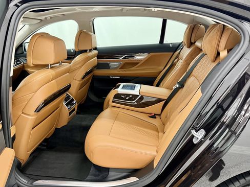 Used 2016 BMW 750i xDrive image 33