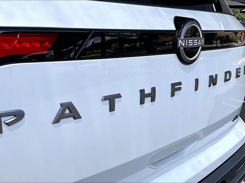New 2026 Nissan Pathfinder SL FWD image 15