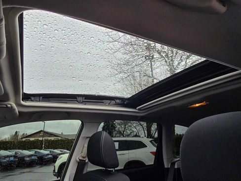 Used 2016 Subaru Forester 2.5i Premium image 22