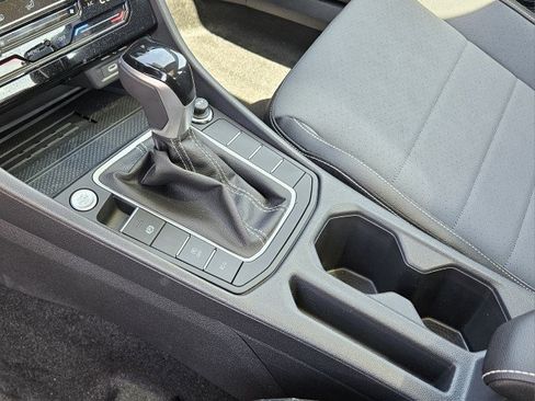 Used 2025 Volkswagen Jetta SE w/ Sunroof Package FWD image 12
