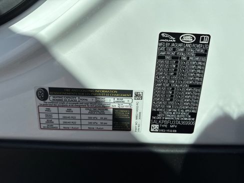 New 2026 Land Rover Range Rover Long Wheelbase SE AWD/4WD image 30