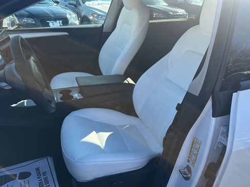 Used 2022 Tesla Model Y Long Range image 12