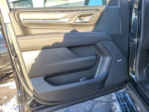 Used 2024 GMC Yukon XL Denali w/ Denali Reserve Package image 18