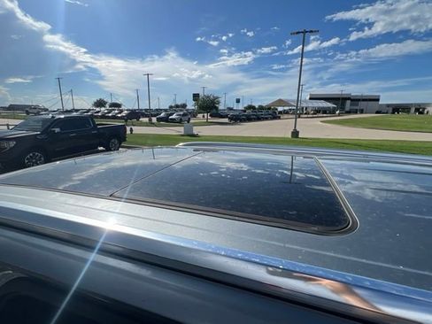 Used 2024 Chevrolet Tahoe High Country AWD/4WD image 13