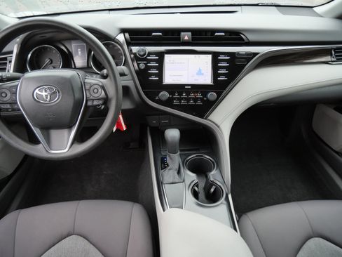 Certified 2020 Toyota Camry LE image 10