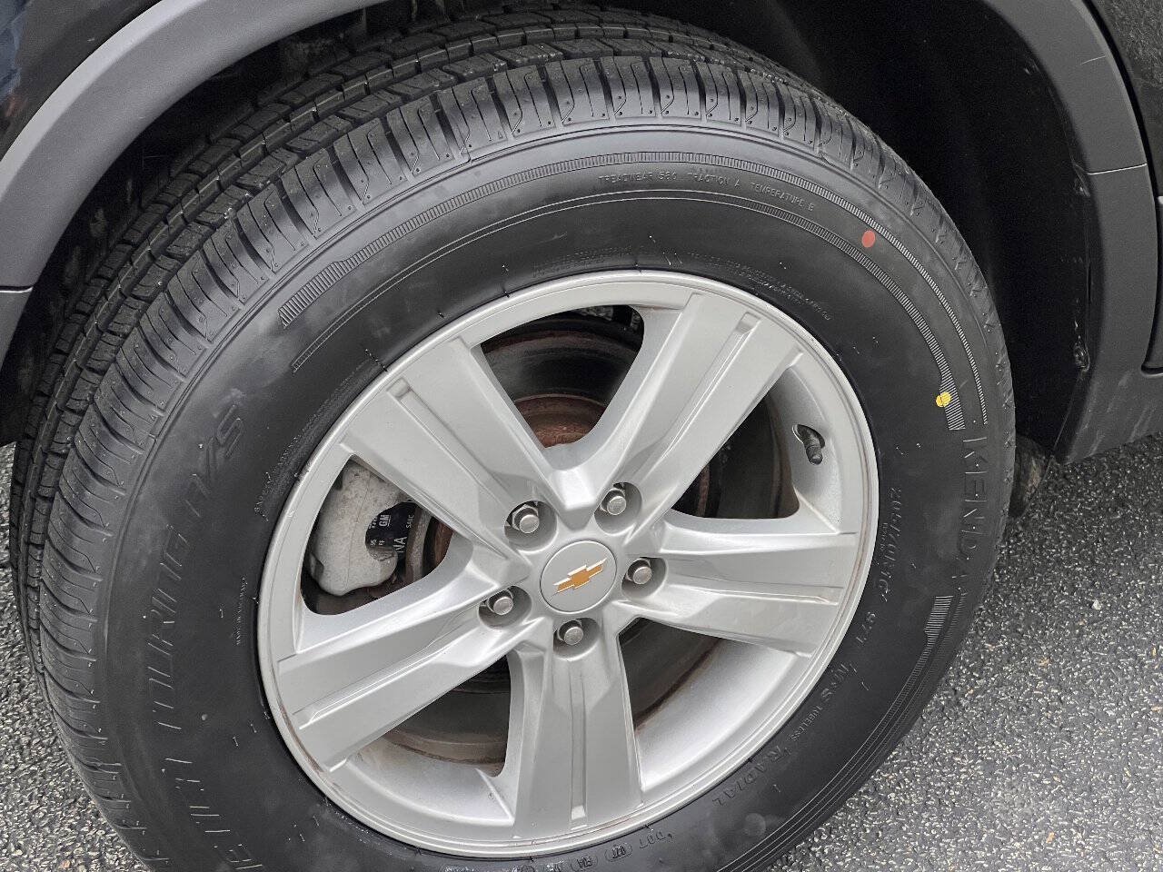 Used 2021 Chevrolet Trax LS w/ Tint and Cruise Package AWD/4WD image 11