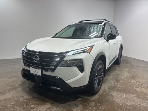 Used 2025 Nissan Rogue Platinum image 37