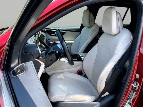 Used 2023 Mercedes-Benz GLC 300 4MATIC image 13