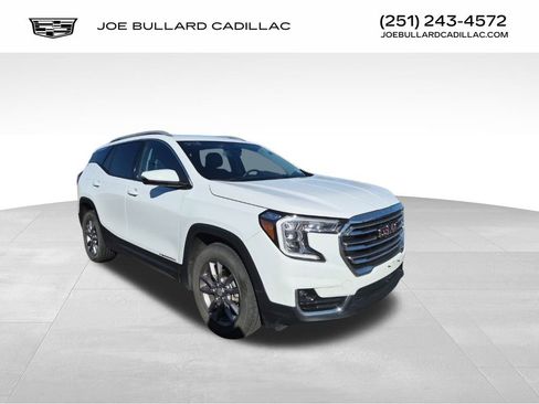 Used 2024 GMC Terrain SLT image 1