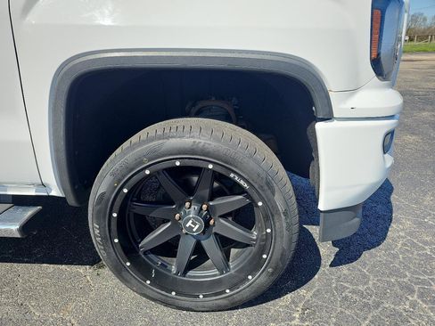 Used 2018 GMC Sierra 1500 SLT w/ All Terrain Package AWD/4WD image 23
