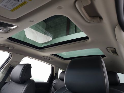 Used 2025 Genesis GV80 2.5T Prestige image 14