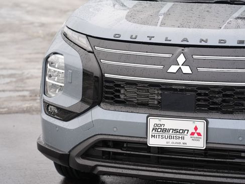 New 2026 Mitsubishi Outlander Trail Edition image 9