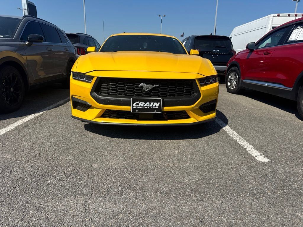 Used 2024 Ford Mustang Coupe RWD image 5