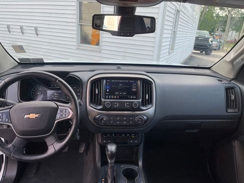 Used 2022 Chevrolet Colorado Z71 AWD/4WD image 11