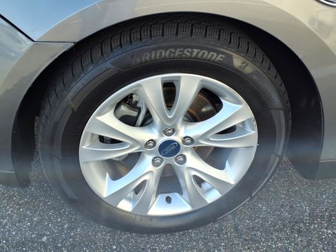 Used 2012 Ford Taurus SEL image 9