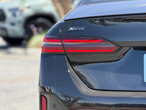 New 2026 BMW 550e xDrive image 15