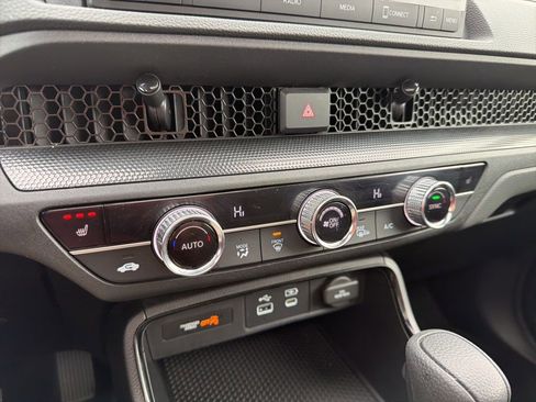 Certified 2024 Honda CR-V EX image 31