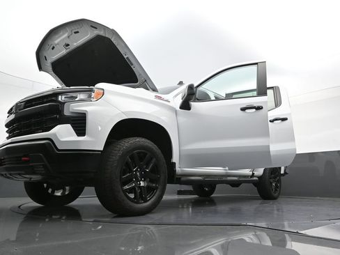 Used 2025 Chevrolet Silverado 1500 LT Trail Boss w/ Convenience Package II AWD/4WD image 40