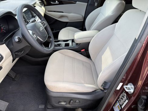 Used 2019 Kia Sorento FWD V6 image 7