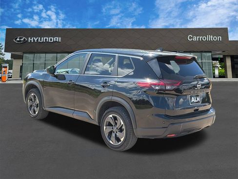 Used 2025 Nissan Rogue SV FWD image 7