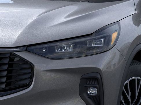 New 2026 Ford Escape SE w/ PHEV Premium Package FWD image 18