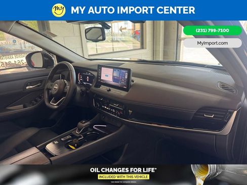 Used 2024 Nissan Rogue SL w/ SL Premium Package FWD image 31