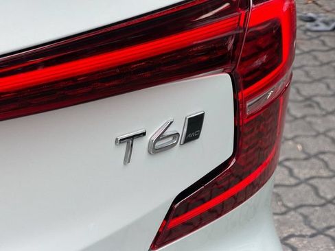 Used 2019 Volvo S60 T6 Momentum AWD/4WD image 9