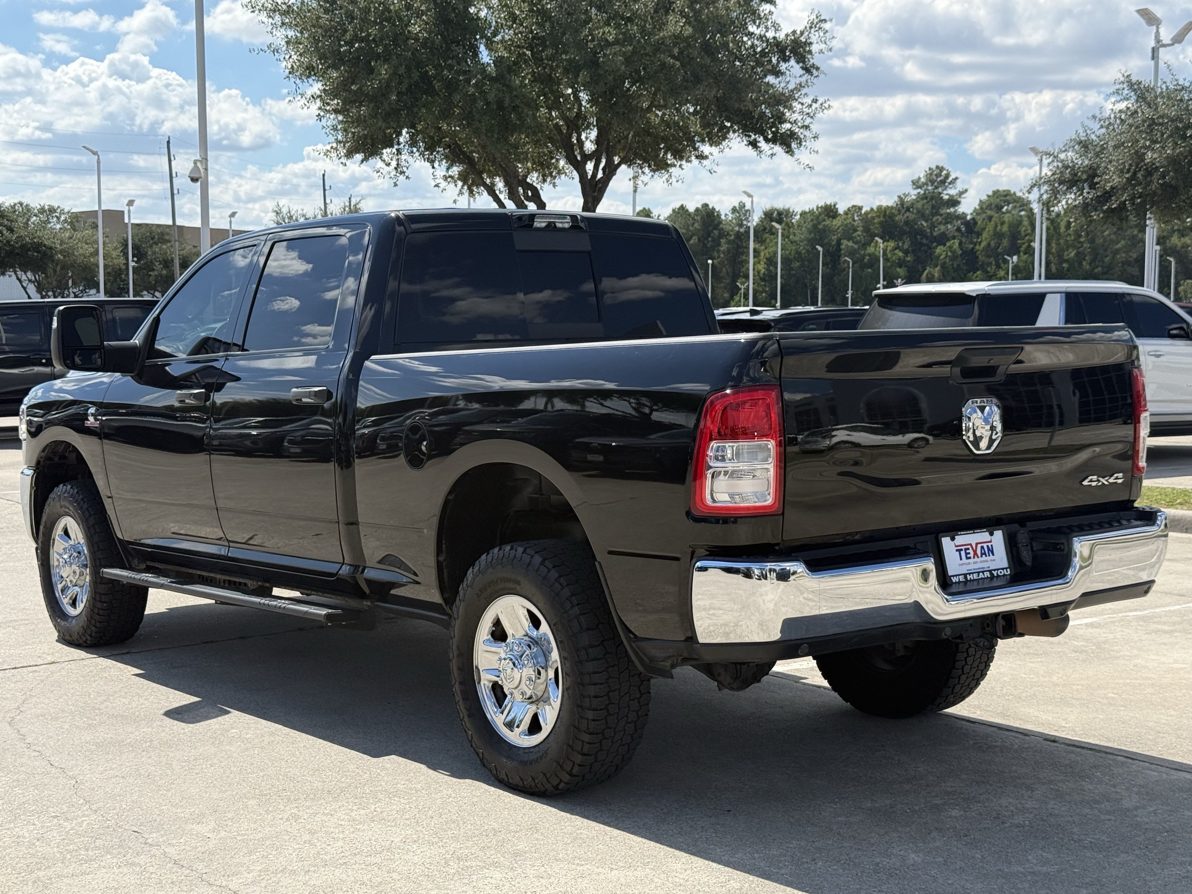 Used 2024 RAM 2500 Tradesman w/ Chrome Appearance Group AWD/4WD image 7