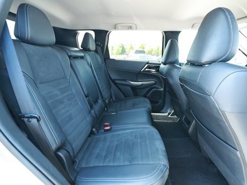 Used 2024 Mitsubishi Outlander SE FWD image 28