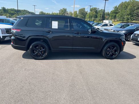Used 2023 Jeep Grand Cherokee L Laredo AWD/4WD image 6