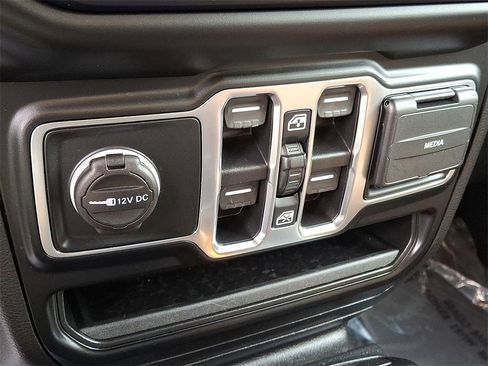 Used 2021 Jeep Wrangler Unlimited Sahara w/ Cold Weather Group image 23