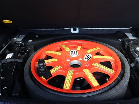 Used 2018 Porsche Cayenne Platinum Edition image 56