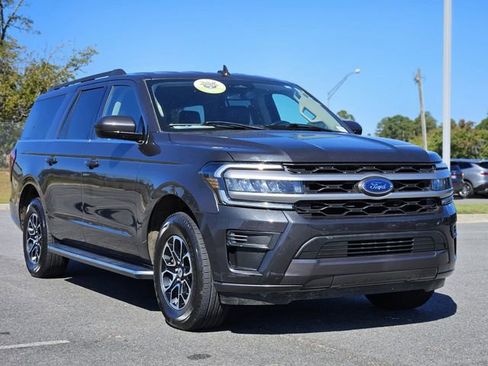 Used 2023 Ford Expedition Max XLT image 1