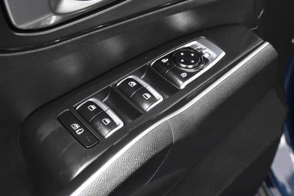 Used 2025 Kia Sorento S w/ Panoramic Sunroof Package FWD image 14