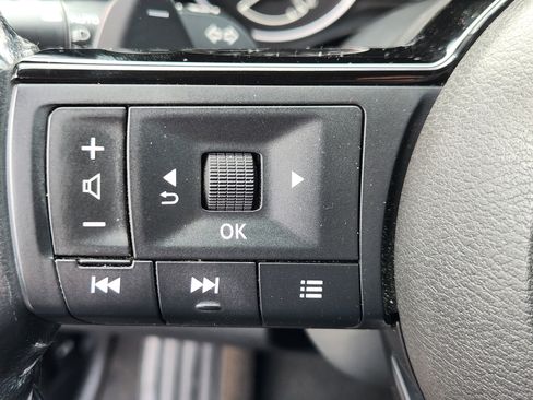 Certified 2022 Nissan Pathfinder SV w/ SV Black Package image 24