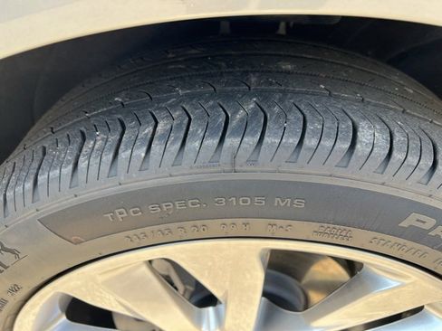 Used 2023 Buick Envision Avenir image 13