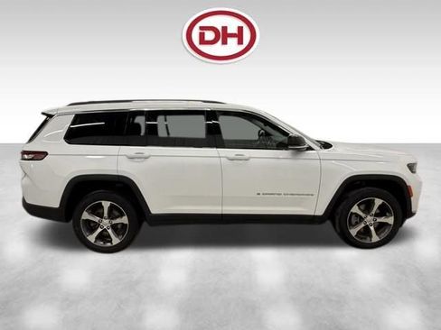 Used 2023 Jeep Grand Cherokee L Limited image 2