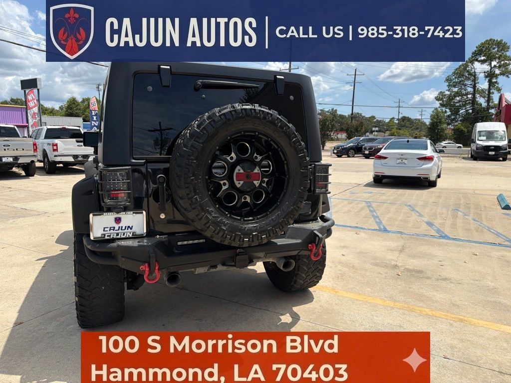 Used 2018 Jeep Wrangler Unlimited Rubicon w/ Connectivity Group AWD/4WD image 15