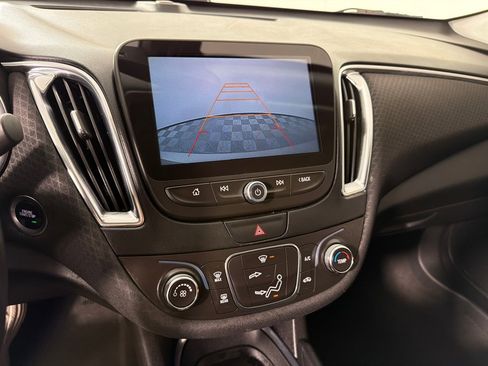 Used 2016 Chevrolet Malibu LT image 15