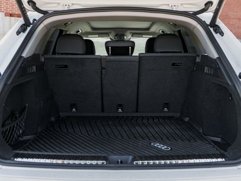 Certified 2025 Audi Q5 Premium w/ Convenience Package image 28