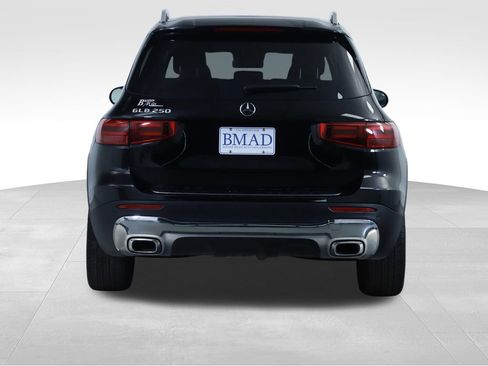Used 2025 Mercedes-Benz GLB 250 image 12